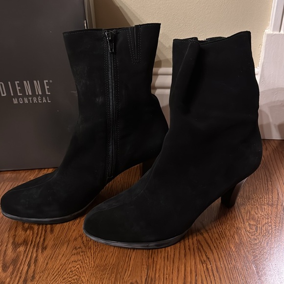 La Canadienne Black Suede Boots - Picture 2 of 4